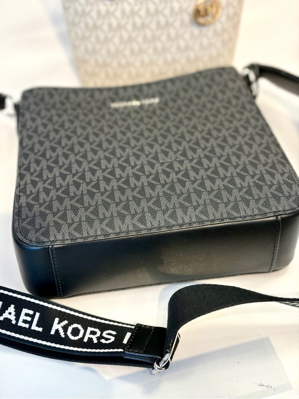 Michael Kors Jet Set Travel Small Black MK Signature Crossbody - Picture 8 of 10